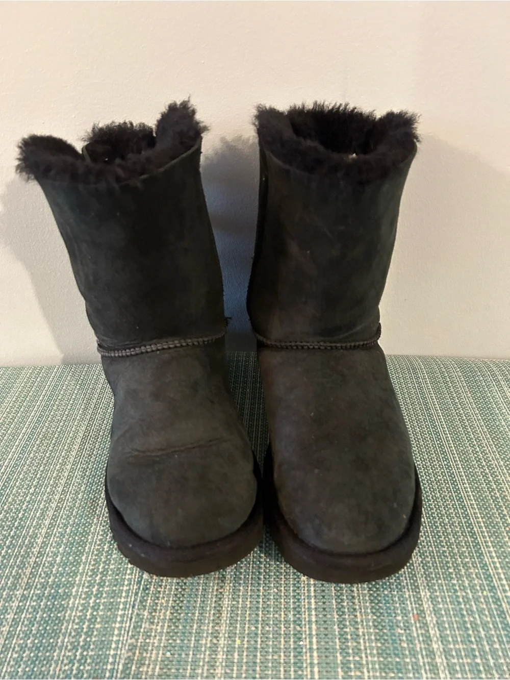 UGG Women's Short Shearling Winter Boots in Black